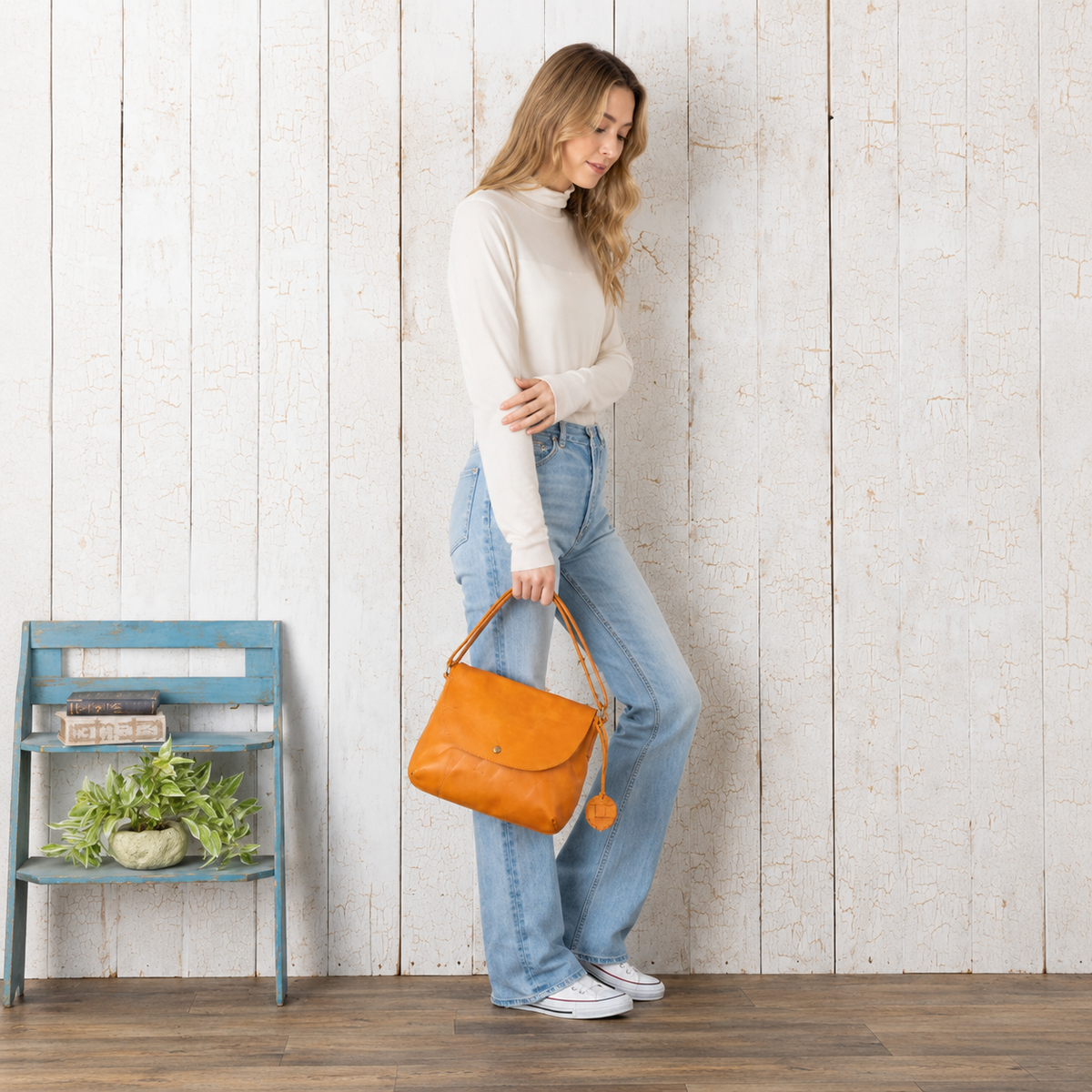 Natura Nume Leather Shoulder Bag